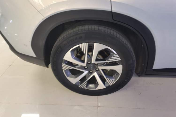 Used AION LX 2022 Plus 80 Smart Premium Edition Right Rear Wheel Hub