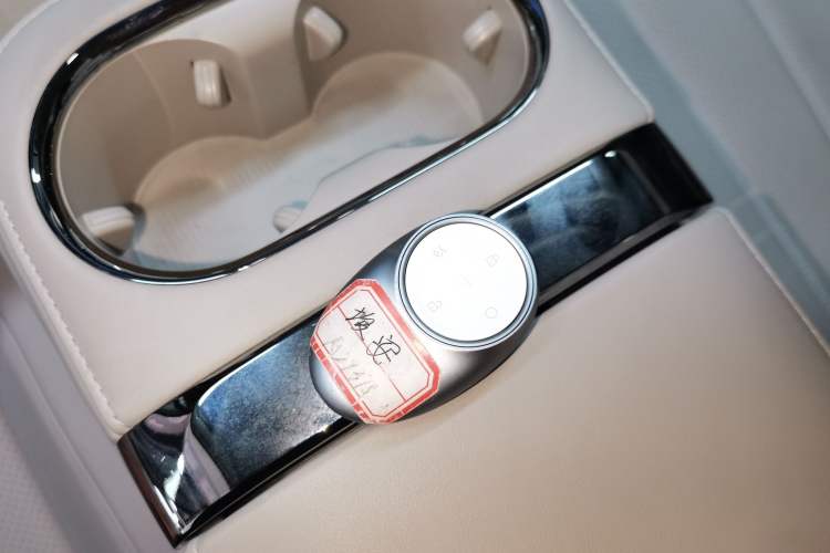 Used AION RT 2025 650 LiDAR Edition Interior 1