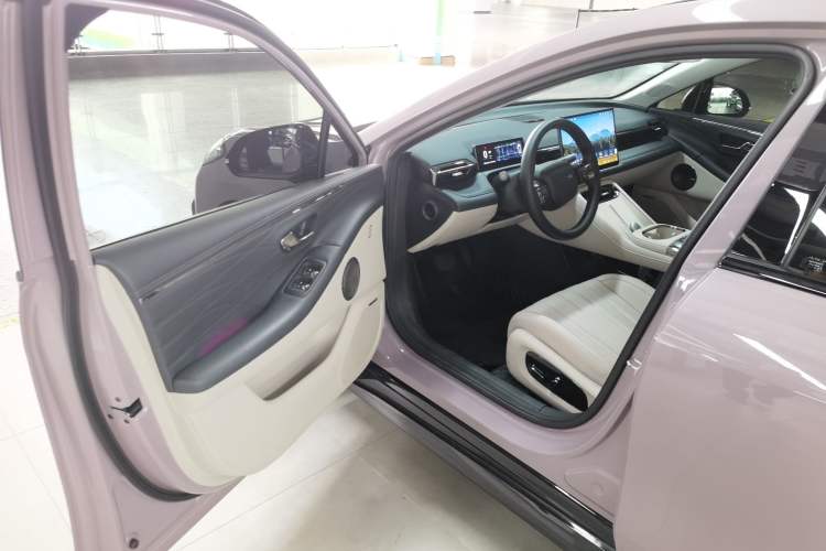 Used AION RT 2025 650 LiDAR Edition Interior 3