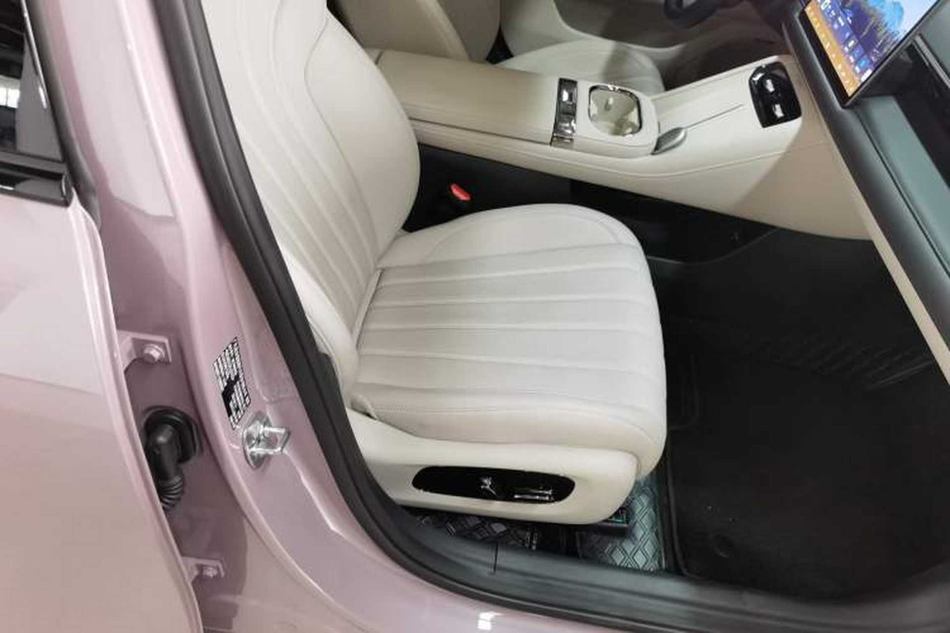 Used AION RT 2025 650 LiDAR Edition Right Front Seat