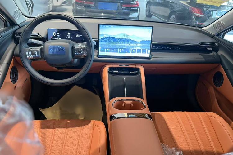 Used AION RT 2025 520 Smart Luxury Edition Interior 1