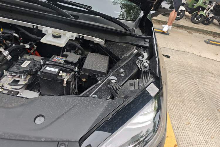 Used AION RT 2025 520 Smart Enjoy Edition Engine Bay Left