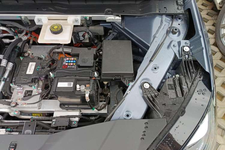 Used AION RT 2025 650 LiDAR Edition Engine Bay Left
