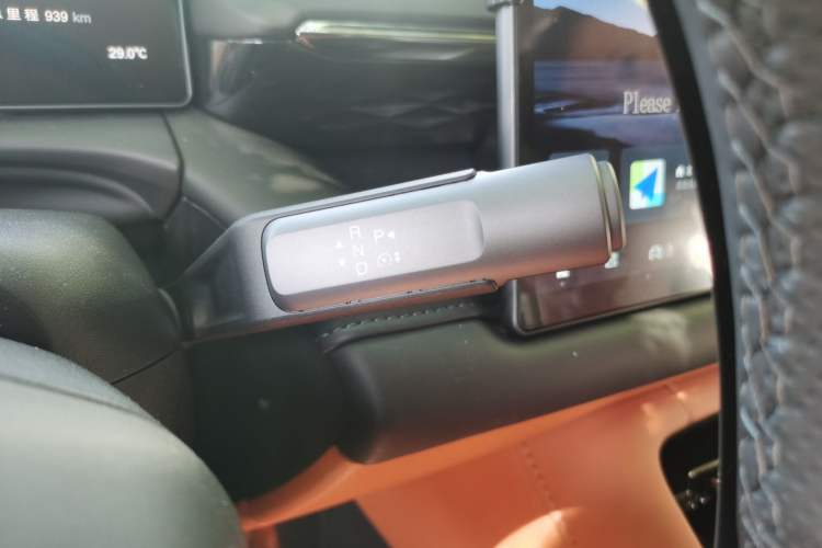 Used AION RT 2025 650 Smart Edition Gear Lever