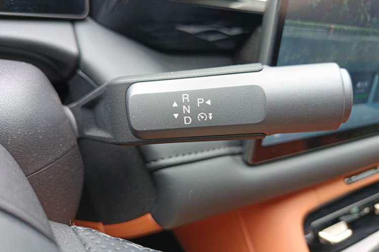 Used AION RT 2025 650 LiDAR Edition Gear Lever