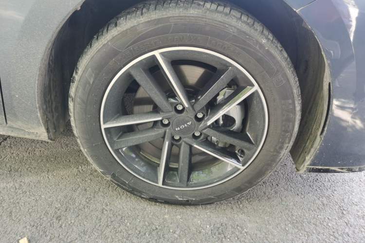 Used AION RT 2025 650 Smart Edition Right Front Wheel Hub