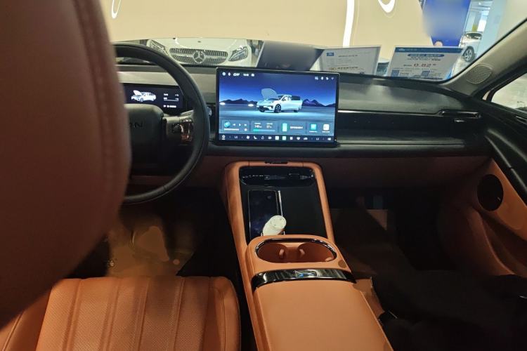 Used AION RT 2025 520 Smart Luxury Edition Center Console