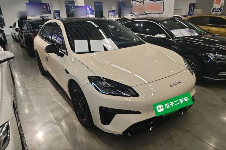 Used AION RT 2025 520 Smart Luxury Edition Front Right 45 Deg