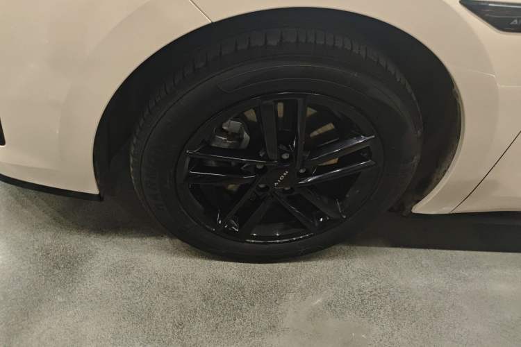 Used AION RT 2025 520 Smart Luxury Edition Left Front Wheel Hub