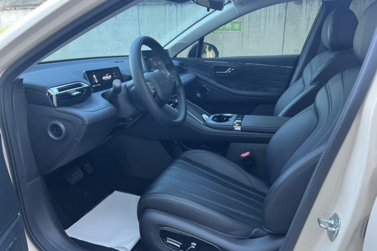 Used AION RT 2025 520 Smart Luxury Edition Interior 1