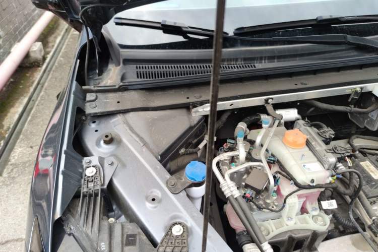 Used AION RT 2025 650 LiDAR Edition Engine Bay Right