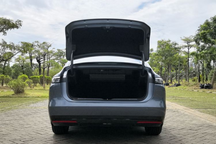 Used AION RT 2025 520 Smart Luxury Edition Exterior 9