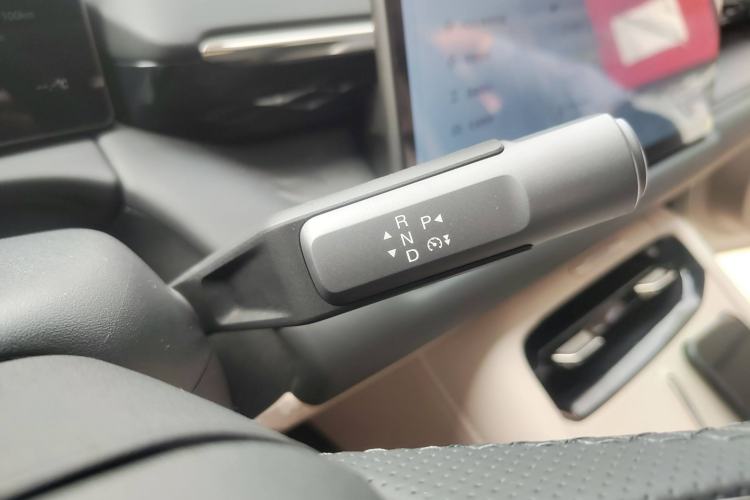 Used AION RT 2025 650 LiDAR Edition Gear Lever