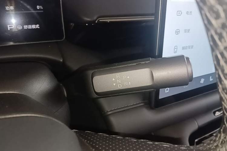 Used AION RT 2025 650 LiDAR Edition Gear Lever