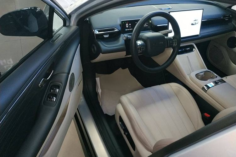 Used AION RT 2025 650 LiDAR Edition Interior 3