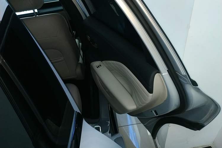 Used AION RT 2025 650 LiDAR Edition Interior 6