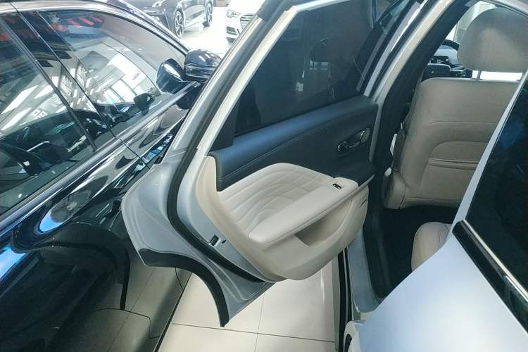Used AION RT 2025 650 LiDAR Edition Interior 8