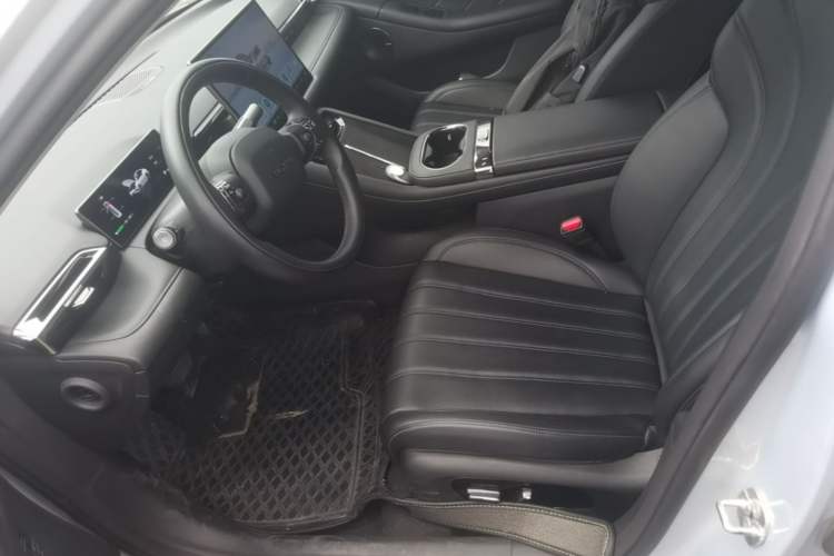 Used AION RT 2025 650 LiDAR Edition Left Front Seat