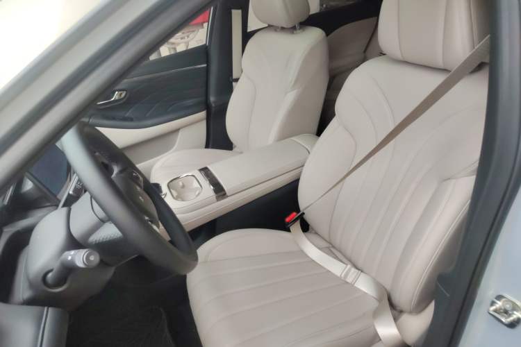 Used AION RT 2025 650 LiDAR Edition Left Front Seat