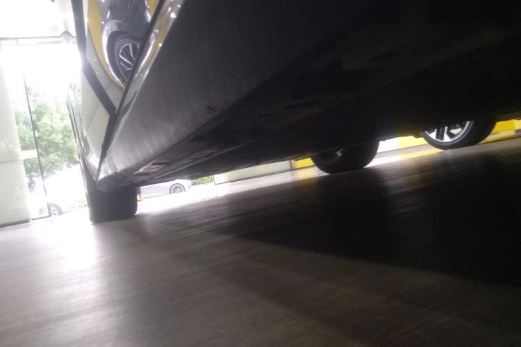 Used AION RT 2025 650 LiDAR Edition Left Side Sill