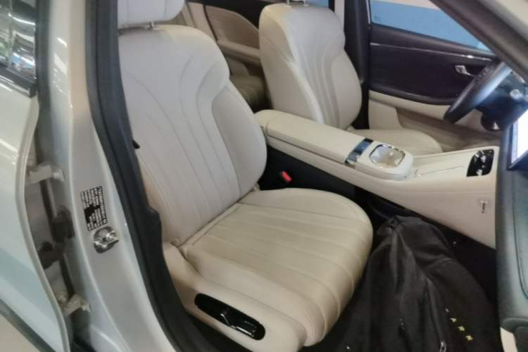 Used AION RT 2025 650 LiDAR Edition Right Front Seat
