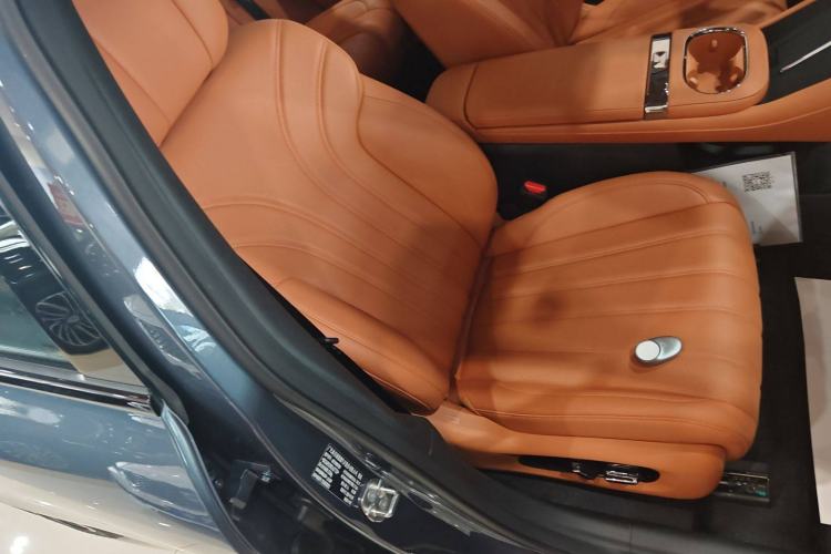 Used AION RT 2025 650 LiDAR Edition Right Front Seat