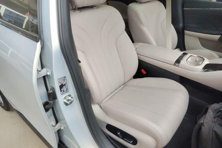 Used AION RT 2025 650 LiDAR Edition Right Front Seat