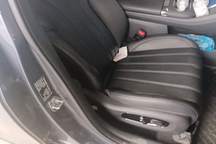Used AION RT 2025 650 LiDAR Edition Right Front Seat