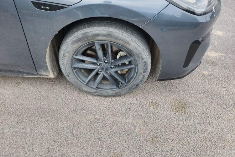Used AION RT 2025 520 Smart Luxury Edition Right Front Wheel Hub
