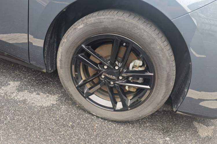Used AION RT 2025 520 Smart Luxury Edition Right Front Wheel Hub