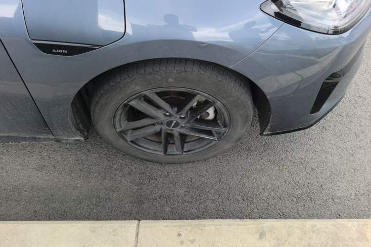 Used AION RT 2025 650 Zhijihao Edition Right Front Wheel Hub
