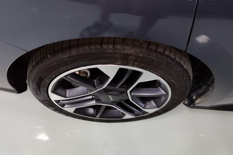 Used AION RT 2025 650 LiDAR Edition Right Rear Wheel Hub