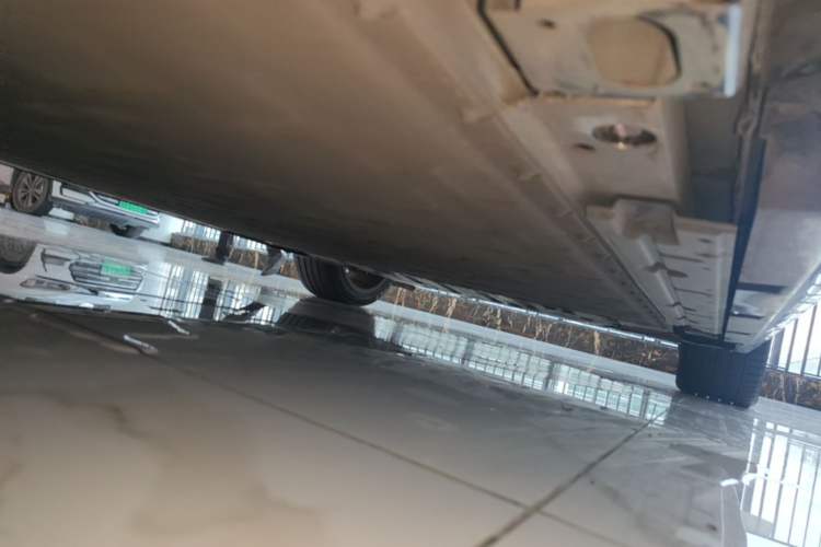 Used AION RT 2025 650 LiDAR Edition Right Side Sill