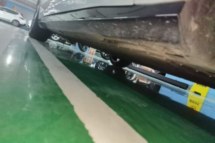 Used AION RT 2025 650 LiDAR Edition Right Side Sill