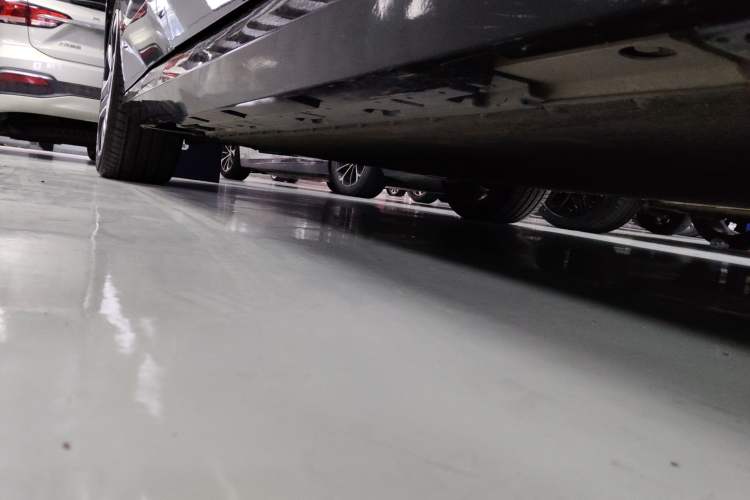 Used AION RT 2025 650 LiDAR Edition Right Side Sill