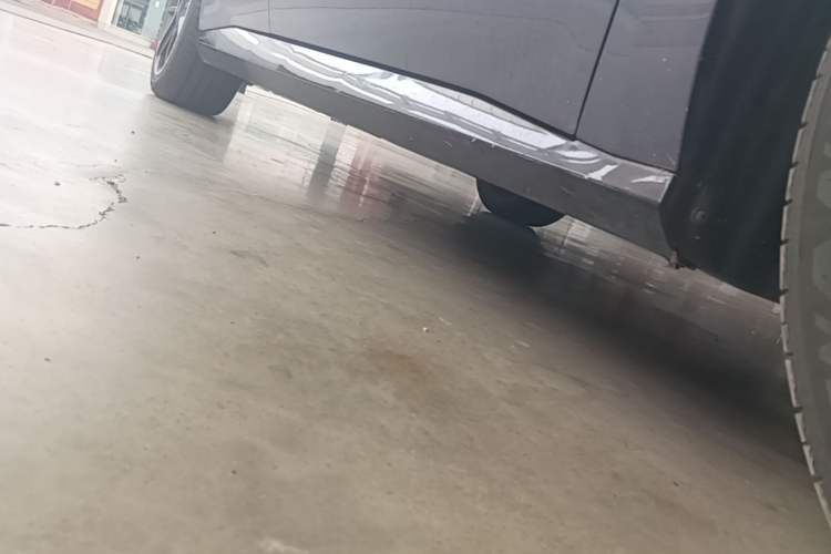 Used AION RT 2025 650 LiDAR Edition Right Side Sill