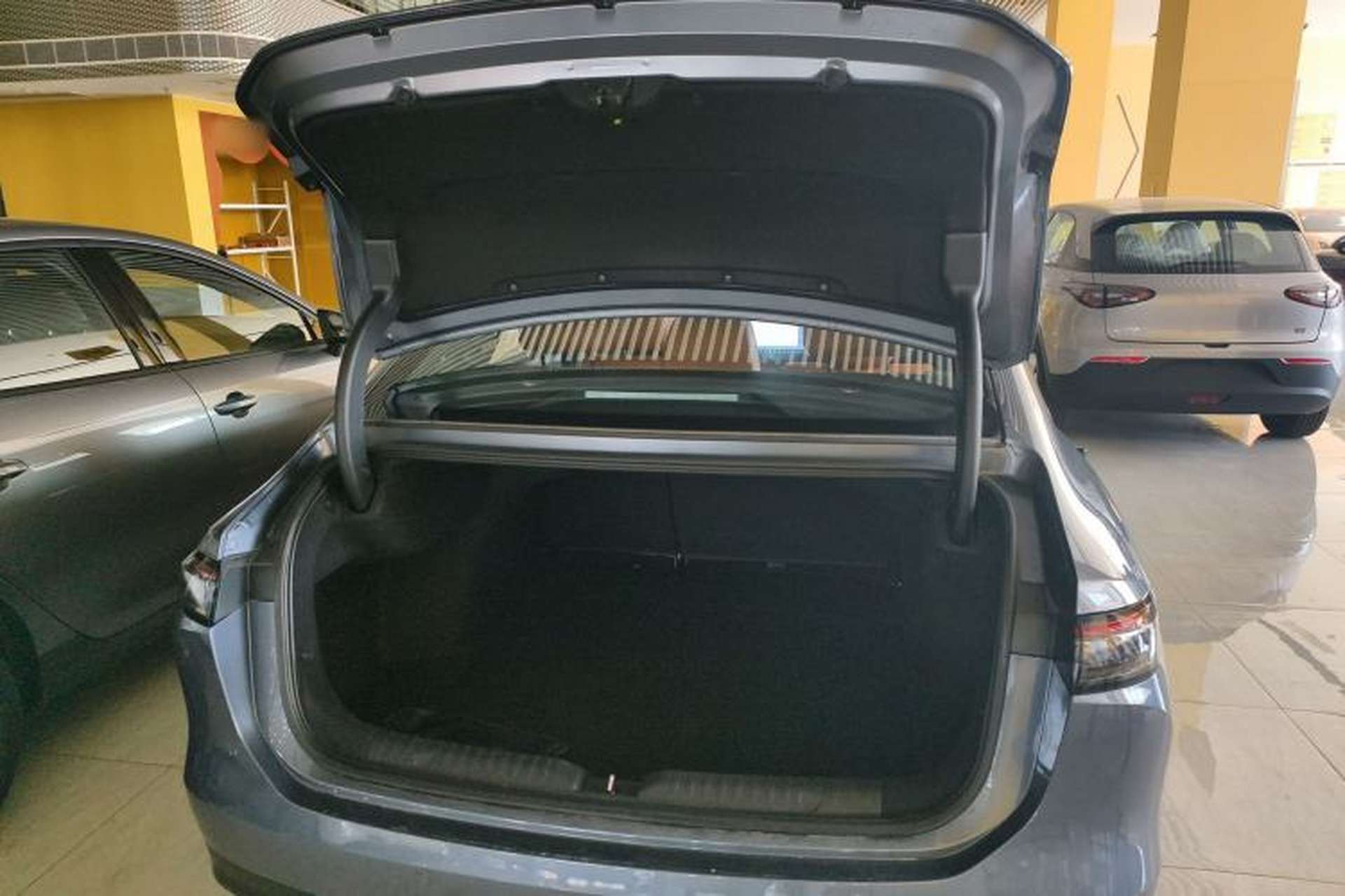 Used AION RT 2025 650 LiDAR Edition Trunk