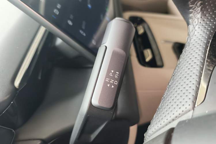 Used AION RT 2025 650 LiDAR Edition Gear Lever