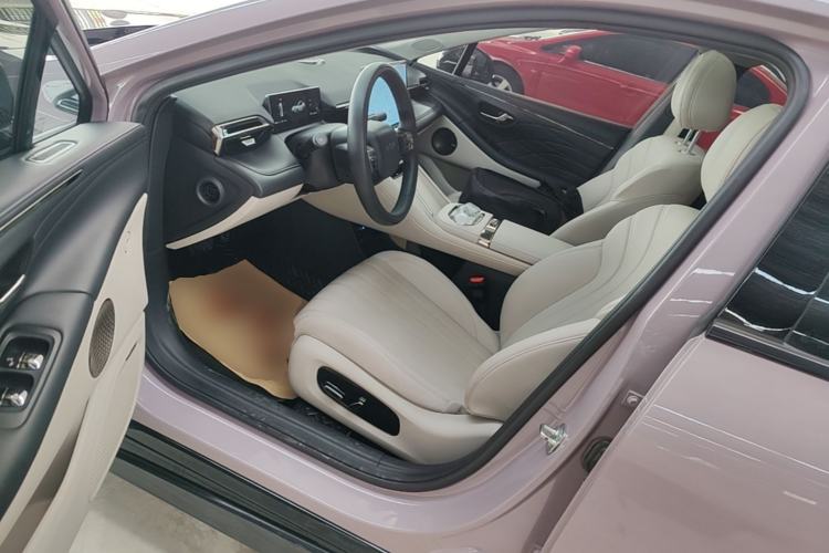 Used AION RT 2025 650 LiDAR Edition Left Front Seat