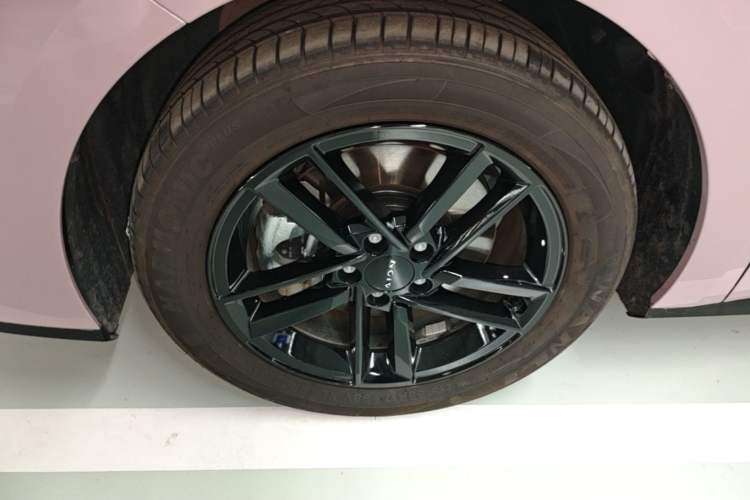 Used AION RT 2025 650 Zhijihao Edition Left Front Wheel Hub