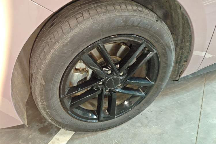 Used AION RT 2025 520 Smart Luxury Edition Left Front Wheel Hub