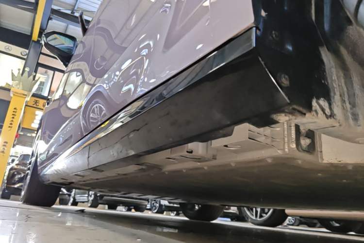 Used AION RT 2025 650 LiDAR Edition Left Side Sill