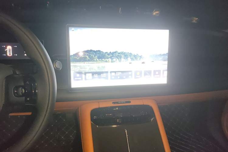Used AION RT 2025 650 Zhijihao Edition Audio And AC Panel