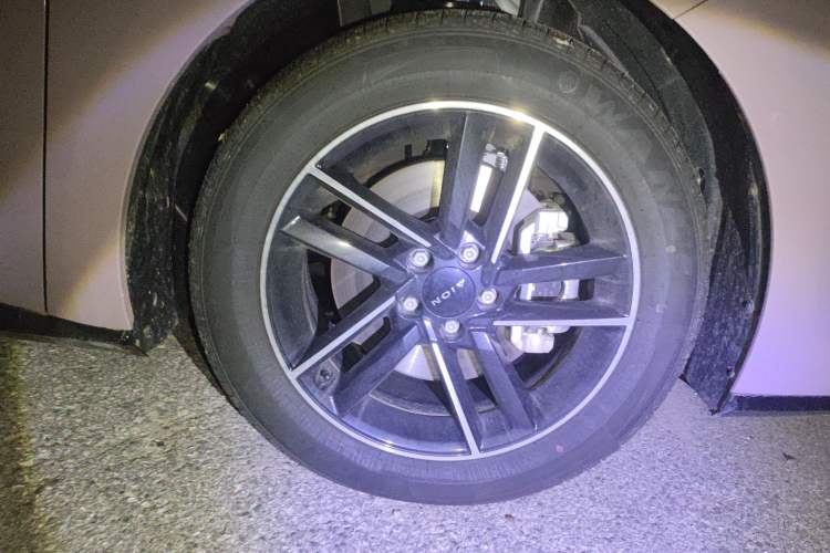 Used AION RT 2025 650 Zhijihao Edition Right Front Wheel Hub