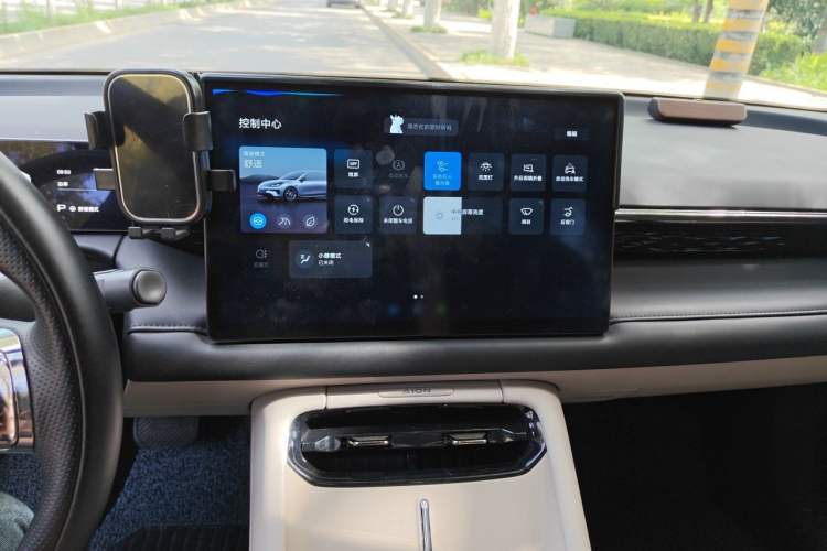 Used AION RT 2025 650 LiDAR Edition Audio And AC Panel