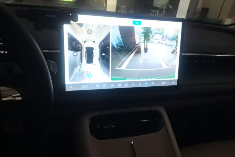 Used AION RT 2025 520 Smart Luxury Edition Audio And AC Panel