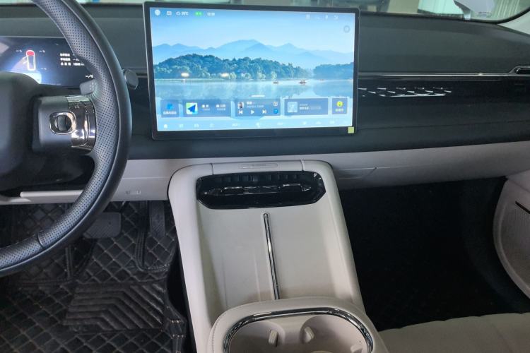 Used AION RT 2025 650 LiDAR Edition Audio And AC Panel