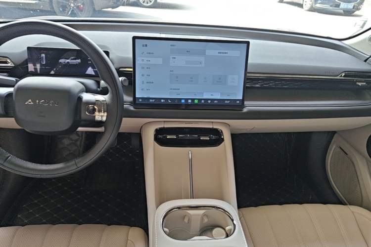 Used AION RT 2025 650 LiDAR Edition Audio And AC Panel