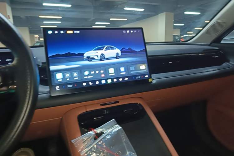 Used AION RT 2025 650 LiDAR Edition Audio And AC Panel