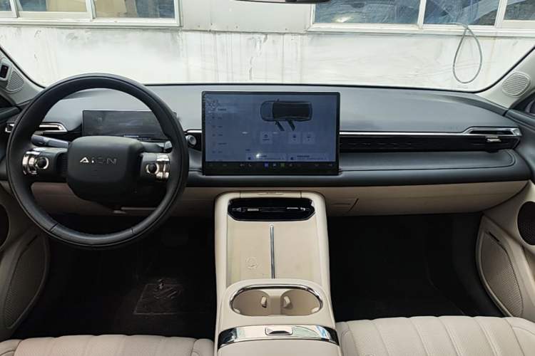 Used AION RT 2025 650 LiDAR Edition Center Console